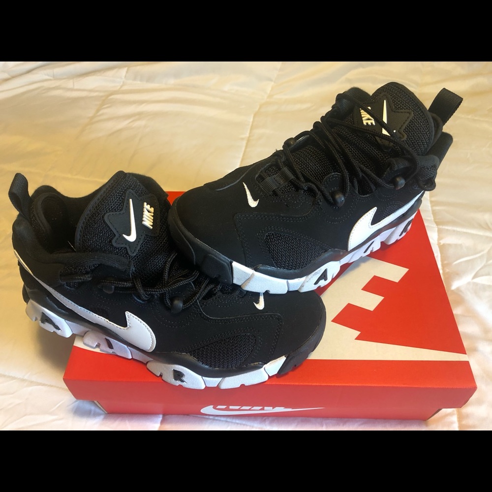 Nike Air Barrage. Size 8